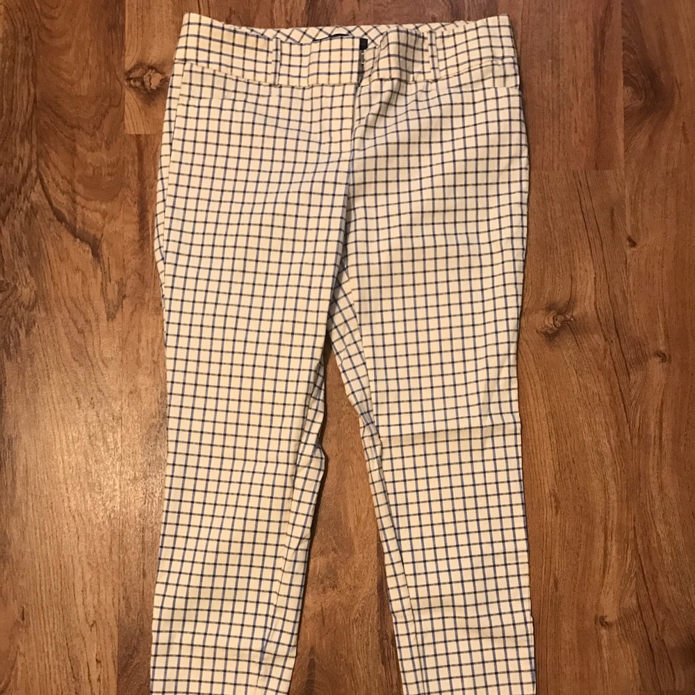 The Limited Ankle Pants. Size 8